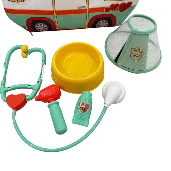 Disney Pet Vet Toy Set With Pluto Design Portable Vet Van Case Includes Stethosc - Picture 2 of 3